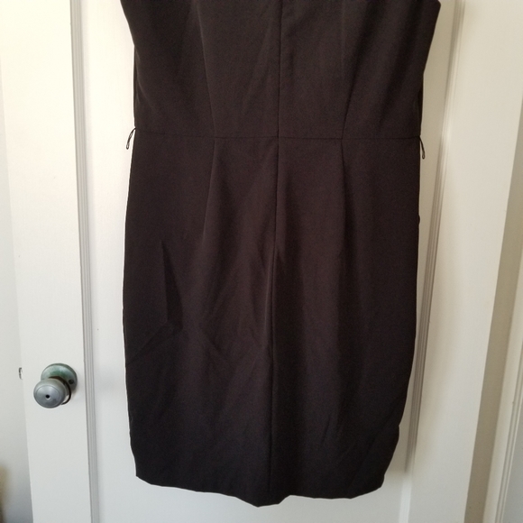 Alexia Admor Black Fitted V-neck Dress - Picture 4 of 12
